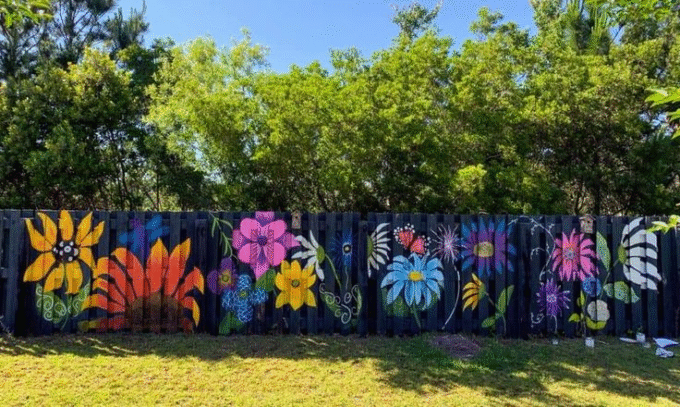 fence painting